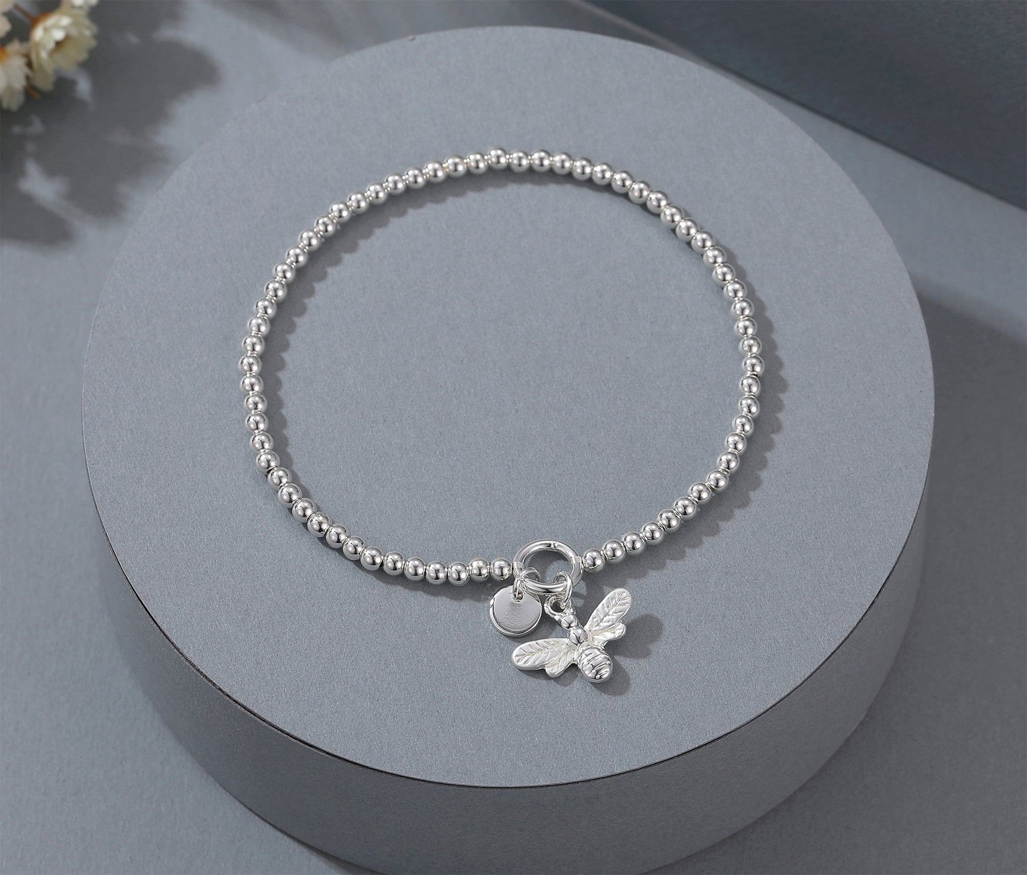 Elasticated small bee bracelet - Silver